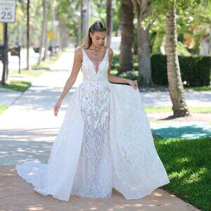 WEDDING DRESS! MILLA NOVA! AMAZING CONDITION